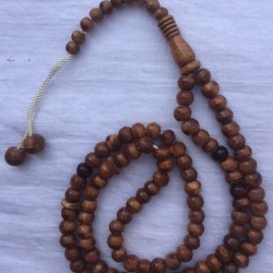 Naqshbandi Brown Tasbih – 100 Beads (6mm) with Cyprus-Style Separators